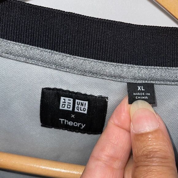 Uniqlo X Theory Short Sleeve Crew Neck Active‎  T-Shirt Size  XL Gray - Picture 4 of 7